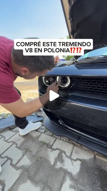 Dodge Challenger V8 — Comprado en Polonia